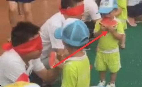 儿童第一次吃瓜视频,第一次吃瓜的欢乐瞬间